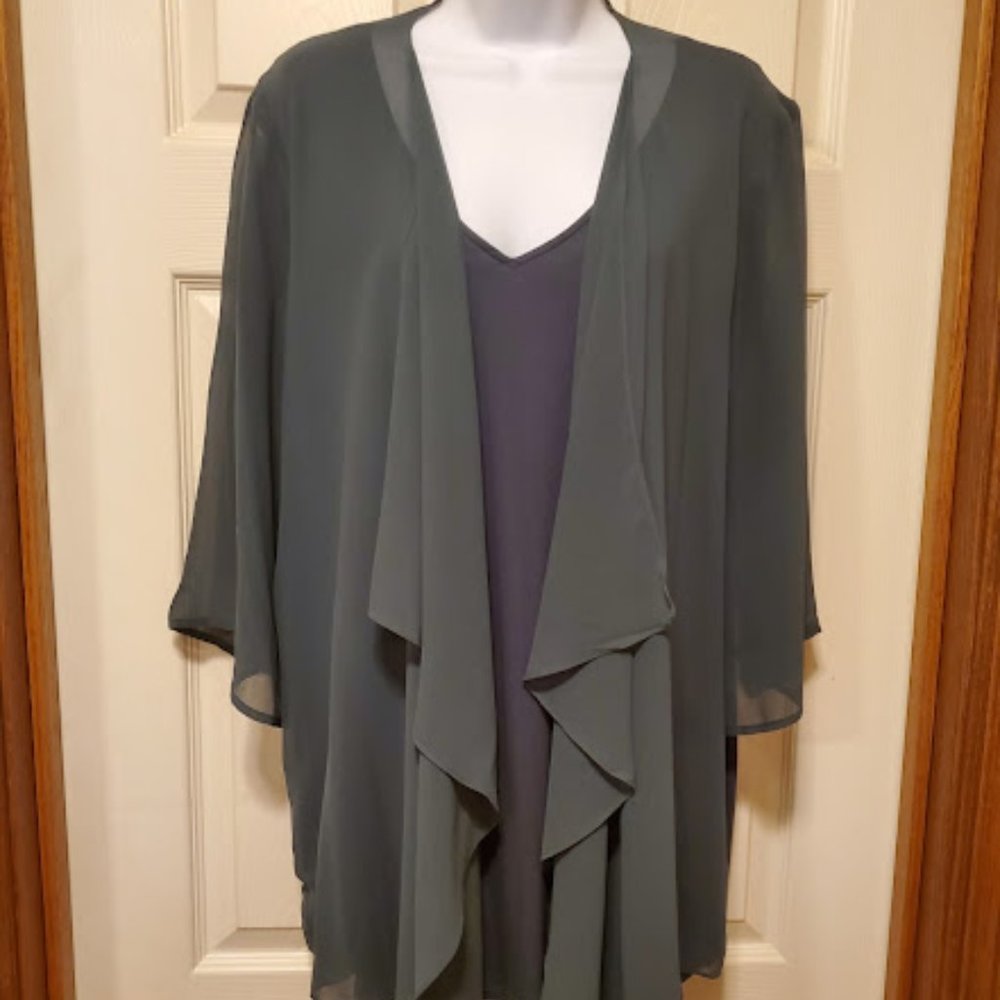 Ruby Ribon top with atached sheer 3/4 sleeves and cover